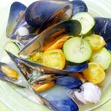 国産ムール貝、野菜と合わせて蒸し煮